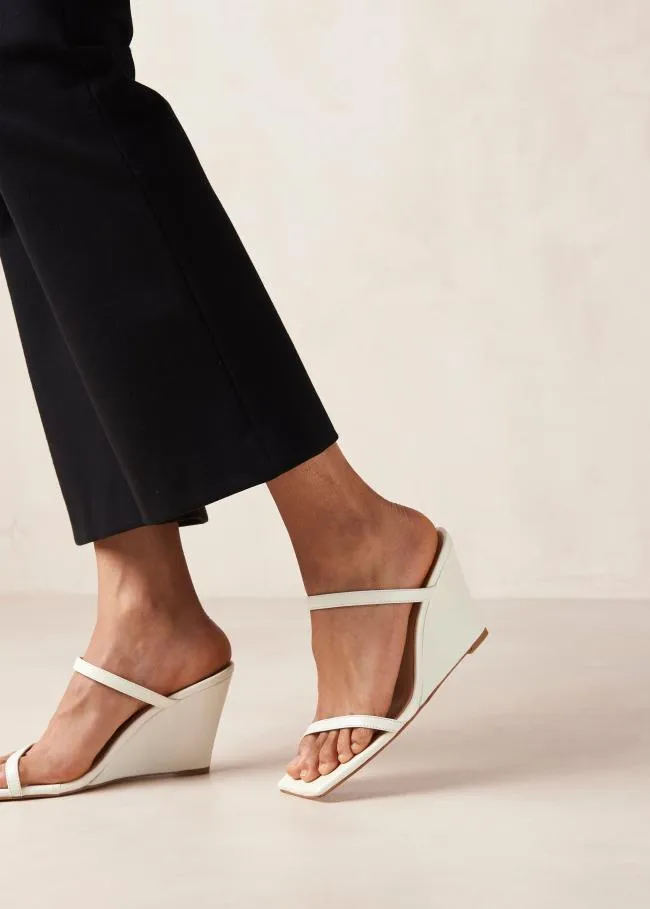 ALOHAS Mules Paixao 8211 Cream Wedge Mules 8211 Women