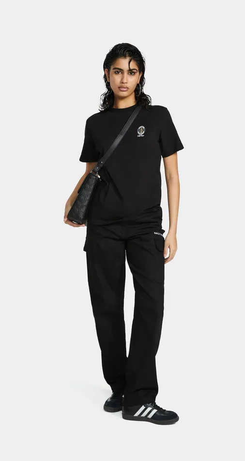 Black Raisa TShirt Black Women Daily Paper TShirts