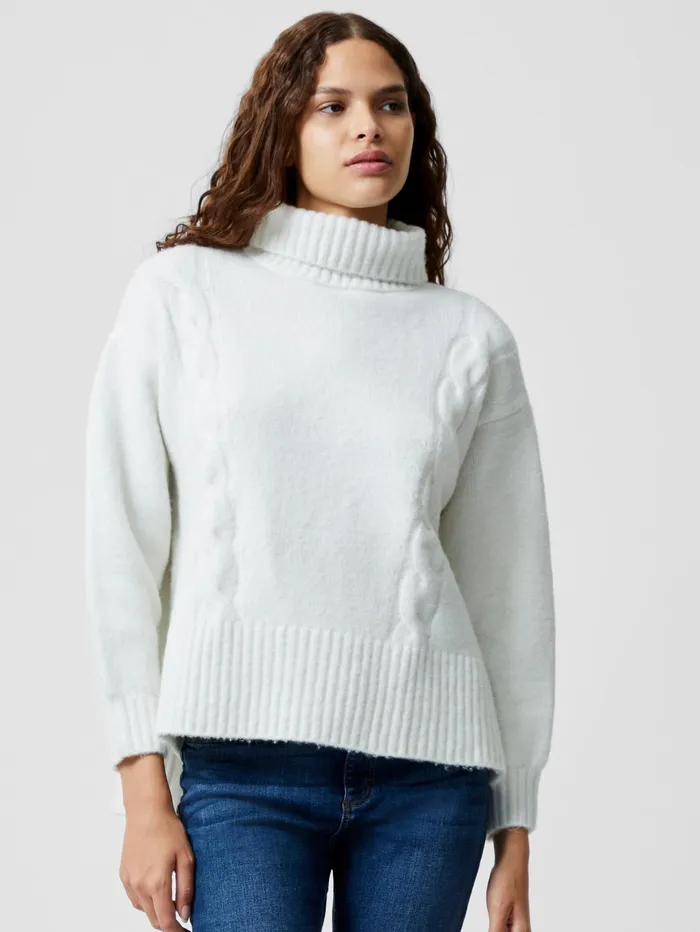 French Connection Funnel Neck Stepped Hem Cable Knit Jumper Winter White Woman Jumpers and Cardigans French Connection Funnel Neck Stepped Hem Cable Knit Jumper Winter White Woman Jumpers and Cardigans