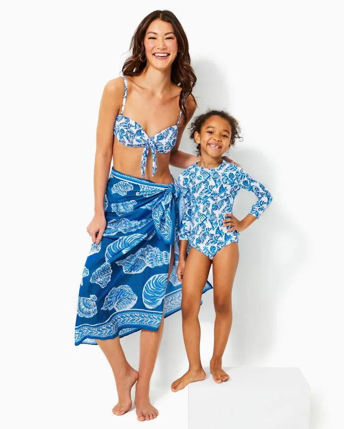 Girls Lilly Pulitzer Girls Swim UPF 50 Girls Bobby Rashguard Swim Set Resort White Shell Collector Girls Lilly Pulitzer Girls Swim UPF 50 Girls Bobby Rashguard Swim Set Resort White Shell Collector