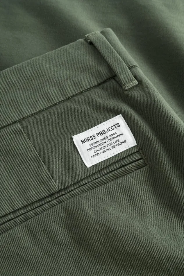 Men Norse Projects Trousers Aros Regular Light Stretch Chino Spruce Green