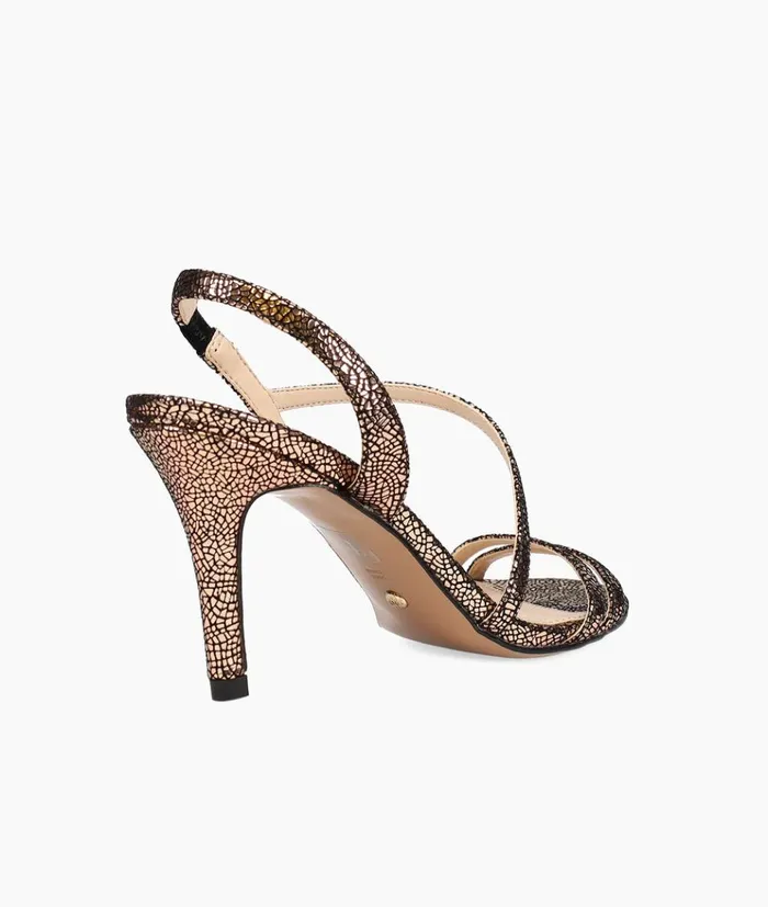 Pelle Moda Rooni Mid Heel 8211 Platinum Cracked Metallic Platinum Women High Heels