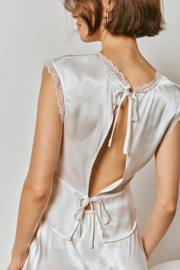 Short Sleeve Women VRG GRL Vintage Lover Tie Back Top White