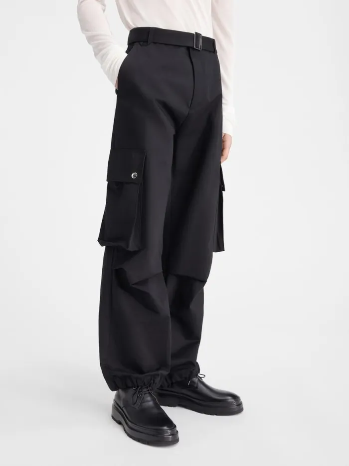 The Cargo Pants Black Men JACQUEMUS Trousers and Shorts The Cargo Pants Black Men JACQUEMUS Trousers and Shorts