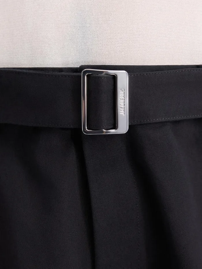 The Cargo Pants Black Men JACQUEMUS Trousers and Shorts The Cargo Pants Black Men JACQUEMUS Trousers and Shorts