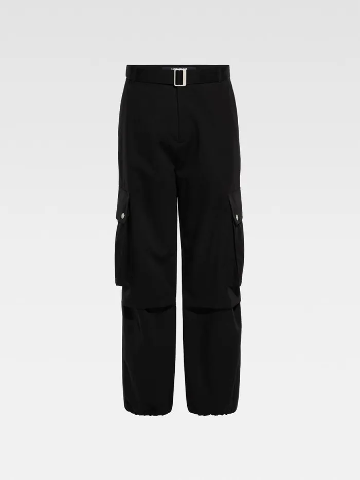 The Cargo Pants Black Men JACQUEMUS Trousers and Shorts The Cargo Pants Black Men JACQUEMUS Trousers and Shorts