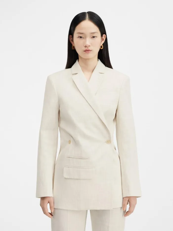 The Tibau Jacket Offwhite Women JACQUEMUS Coats and Jackets The Tibau Jacket Offwhite Women JACQUEMUS Coats and Jackets