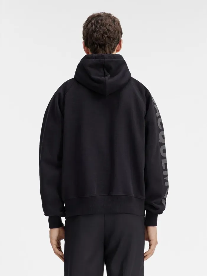 The Typo Hoodie Black Men JACQUEMUS Sweatshirts and Joggings The Typo Hoodie Black Men JACQUEMUS Sweatshirts and Joggings