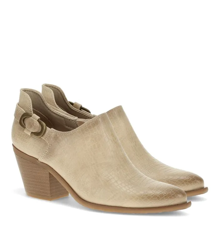 Women Baretraps Booties Yanah Block Heel Ankle Bootie Buff Women Baretraps Booties Yanah Block Heel Ankle Bootie Buff