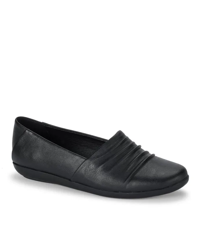 Women Baretraps Flats and Loafers Piper Slip On Black