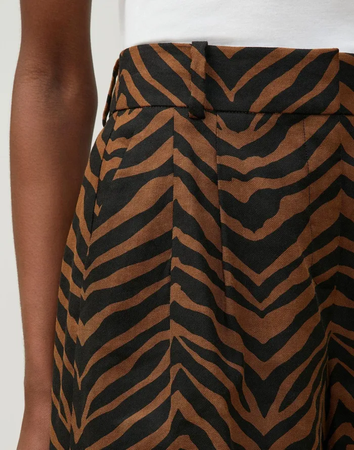 Women Lafayette 148 New York Pants and Shorts Ellis Pleated Short In Zevron Print Granular Weave Mahogany Multi