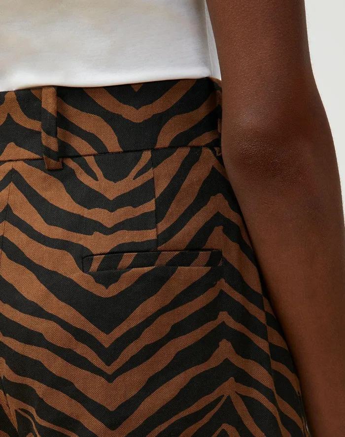 Women Lafayette 148 New York Pants and Shorts Ellis Pleated Short In Zevron Print Granular Weave Mahogany Multi